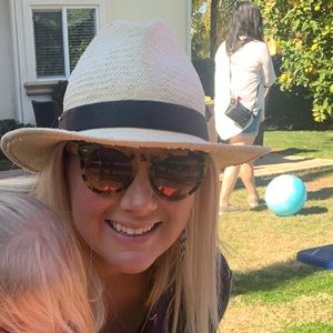 Meet your Posher, Christina